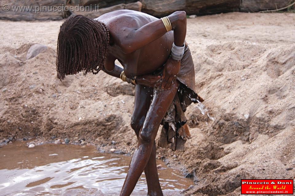 Ethiopia - 805 - sia in secca si scava.jpg